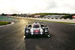 #1 Porsche Team Porsche 919 Hybrid: Timo Bernhard, Mark Webber, Brendon Hartley