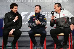 Toto Wolff, Director Ejecutivo de Mercedes GP, Christian Horner, jefe de equipo de carreras de Toro 