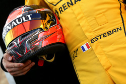 Helmet of Esteban Ocon, Renault Sport F1 Team Test Driver