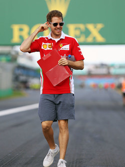 Sebastian Vettel, Ferrari parcourt le circuit à pied