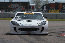 #19 Ginetta GT4: Parker Chase