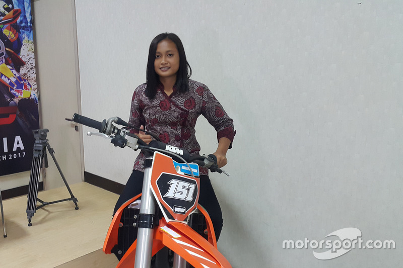 Suci Mulyani, pembalap motocross nasional