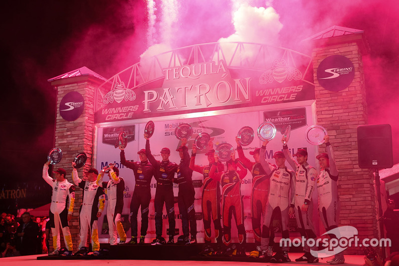 Podio: ganadores Ricky Taylor, Jordan Taylor, Alex Lynn, Wayne Taylor Racing, segundo lugar Joao Barbosa, Christian Fittipaldi, Filipe Albuquerque, Action Express Racing, tercer lugar Eric Curran, Dane Cameron, Mike Conway, Action Express Racing