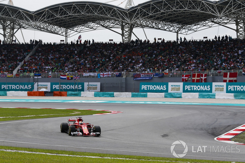 Sebastian Vettel, Ferrari SF70H, nel giro di riscaldamento
