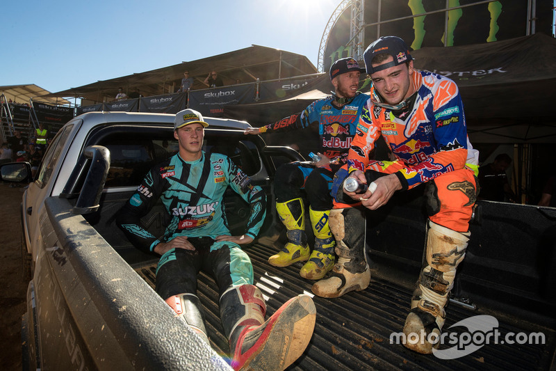 Podio: Armenias Jasikonis, Tony Cairoli y Jeffrey Herlings