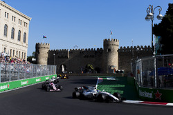 Felipe Massa, Williams FW40, Esteban Ocon, Sahara Force India F1 VJM10
