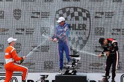 Podium: race winner Scott Dixon, Chip Ganassi Racing Honda, second place Josef Newgarden, Team Penske Chevrolet, third place Helio Castroneves, Team Penske Chevrolet