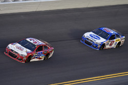 Chris Buescher, JTG Daugherty Racing Chevrolet, A.J. Allmendinger, JTG Daugherty Racing Chevrolet