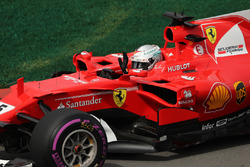 Sebastian Vettel, Ferrari SF70H saluta i tifosi