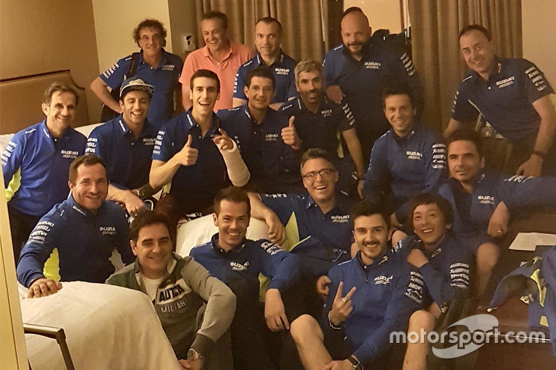 Alex Rins, Team Suzuki MotoGP with his team