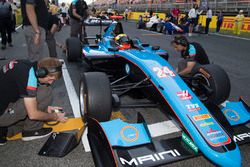 Arjun Maini, Jenzer Motorsport on the grid before Race two