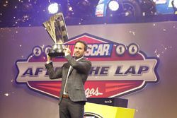 2016 Campeón y ganador de la carrera Jimmie Johnson, Hendrick Motorsports Chevrolet