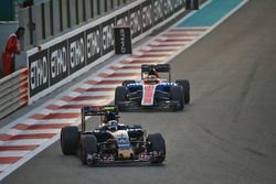 Карлос Сайнс-мл., Scuderia Toro Rosso STR11