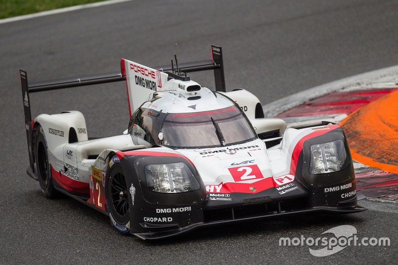 #2 Porsche Team Porsche 919 Hybrid: Timo Bernhard, Earl Bamber, Brendon Hartley