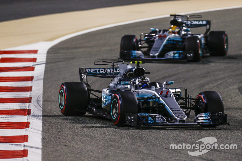 Valtteri Bottas, Mercedes F1 W08, Lewis Hamilton, Mercedes AMG F1 W08