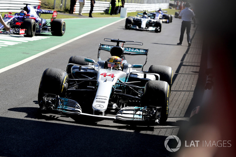 Lewis Hamilton, Mercedes AMG F1 memasuki Parc Fermé