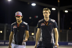 Carlos Sainz Jr., Scuderia Toro Rosso walks the track