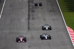 Esteban Ocon, Sahara Force India F1 VJM10, Lance Stroll, Williams FW40, Felipe Massa, Williams FW40