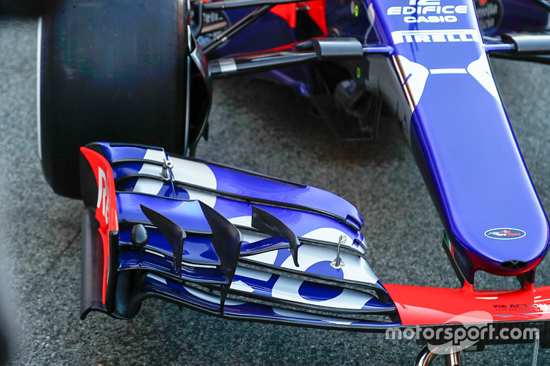 Scuderia Toro Rosso STR12 detail