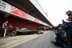 Romain Grosjean, Haas F1 Team, Kevin Magnussen, Haas F1 Team VF-17