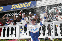 Race winner Brad Keselowski, Team Penske Ford