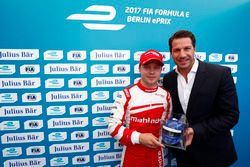 Felix Rosenqvist, Mahindra Racing, celebrates with the Julius Bar Pole Position award