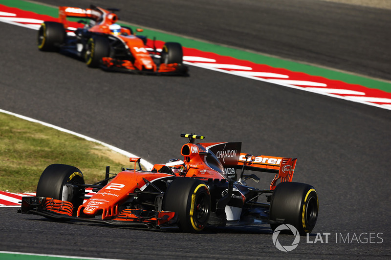 Stoffel Vandoorne, McLaren MCL32, Fernando Alonso, McLaren MCL32