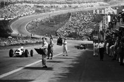 Zicht vanaf de pits op Eau Rouge