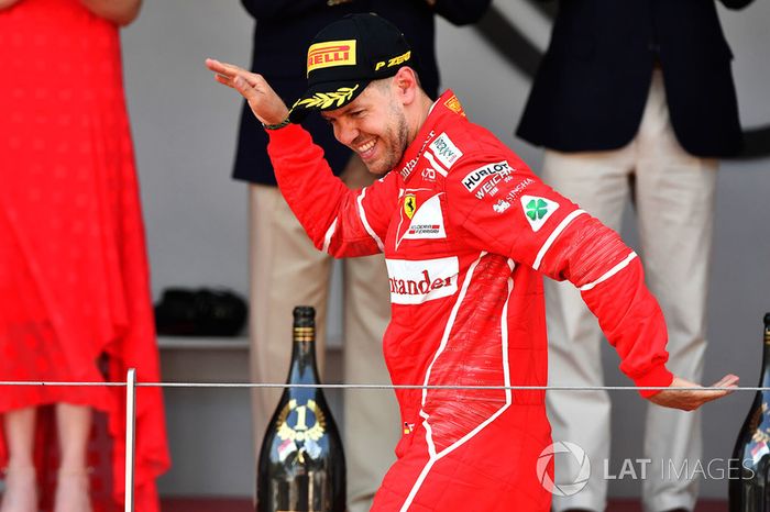 Ganador de la carrera Sebastian Vettel, Ferrari