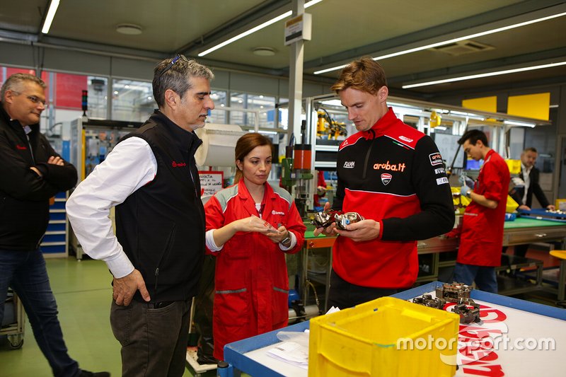 Visita di Chaz Davies agli stabilimenti Brembo