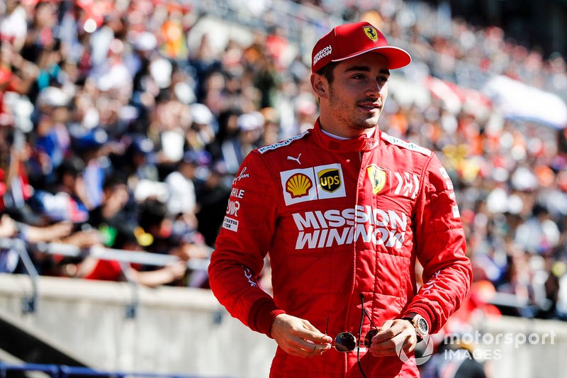 Charles Leclerc, Ferrari, durante la drivers parade