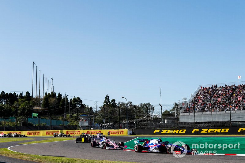 Pierre Gasly, Toro Rosso STR14, precede Lance Stroll, Racing Point RP19, Nico Hulkenberg, Renault F1 Team R.S. 19, e Sergio Perez, Racing Point RP19