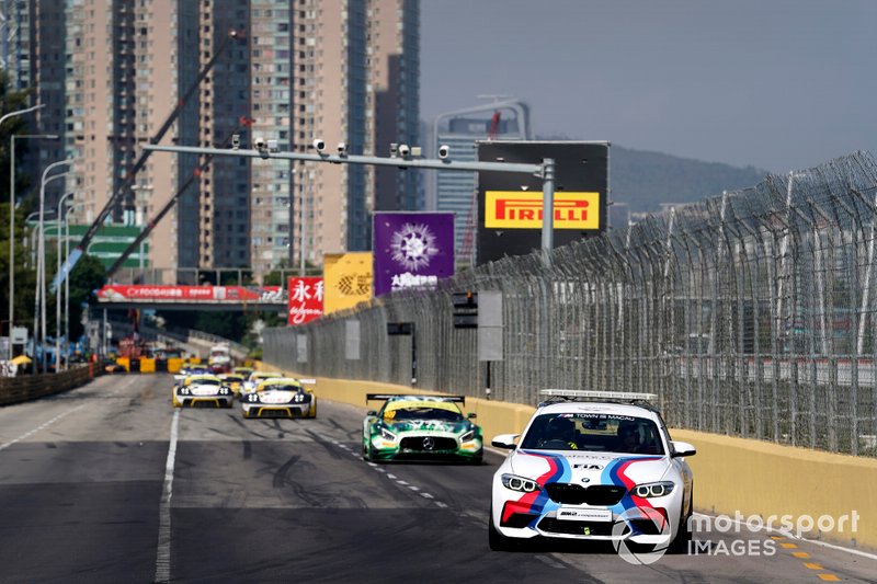 Safety car in pista