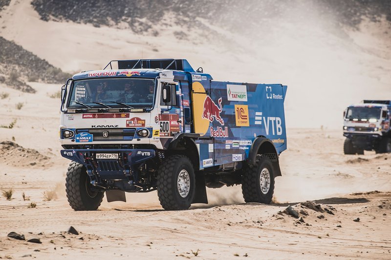 #500 Kamaz Master: Eduard Nikolaev, Evgenii Iakovlev e Vladimir Rybakov
