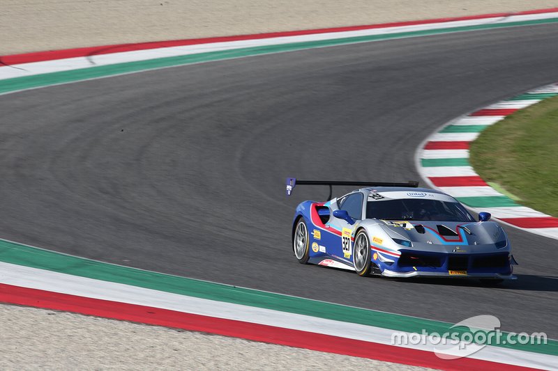 #327 Ferrari 488 Challenge, Ferrari of Beverly Hills: Lisa Clark