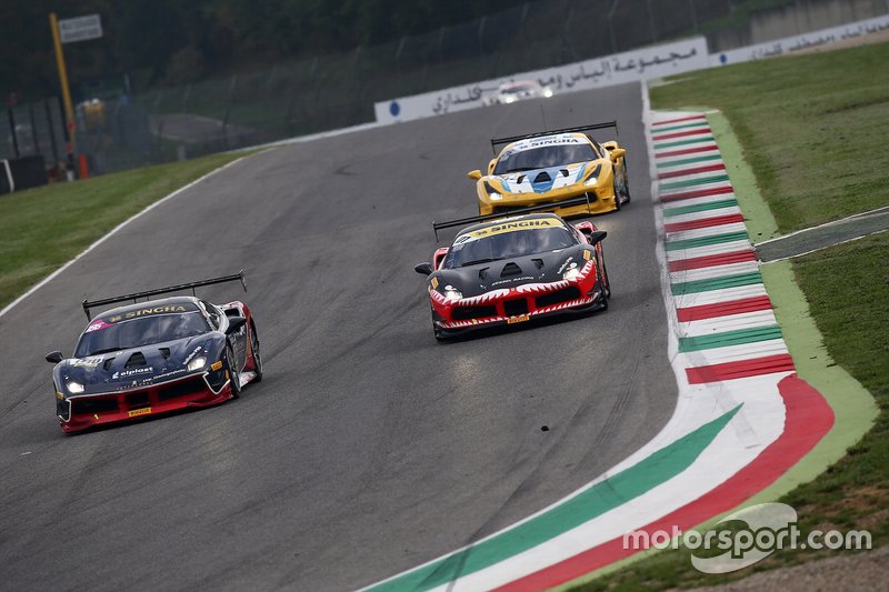 #186 Ferrari 488 Challenge, Rossocorsa: Agata Smolka e #177 Ferrari 488 Challenge, Kessel Racing: Fons Scheltema