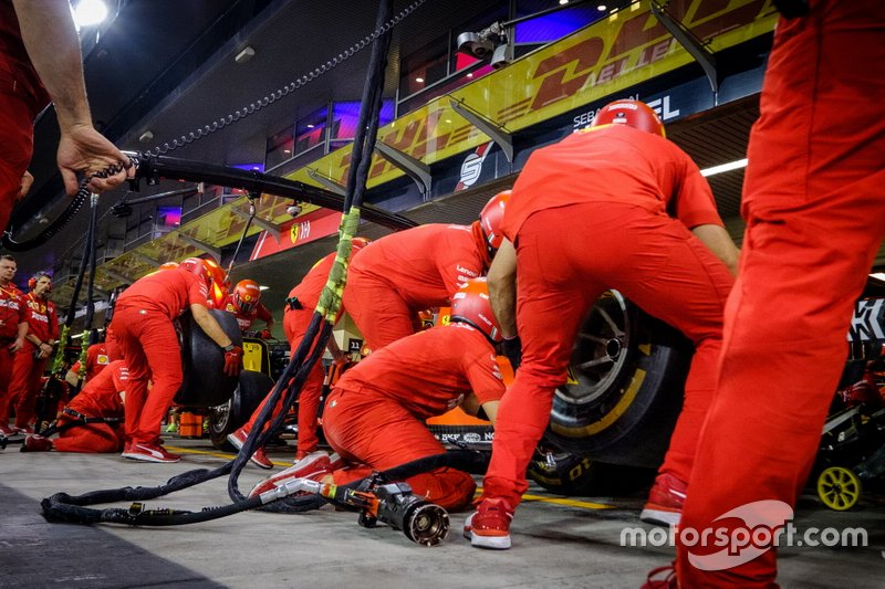 Ferrari SF90 Pitstop