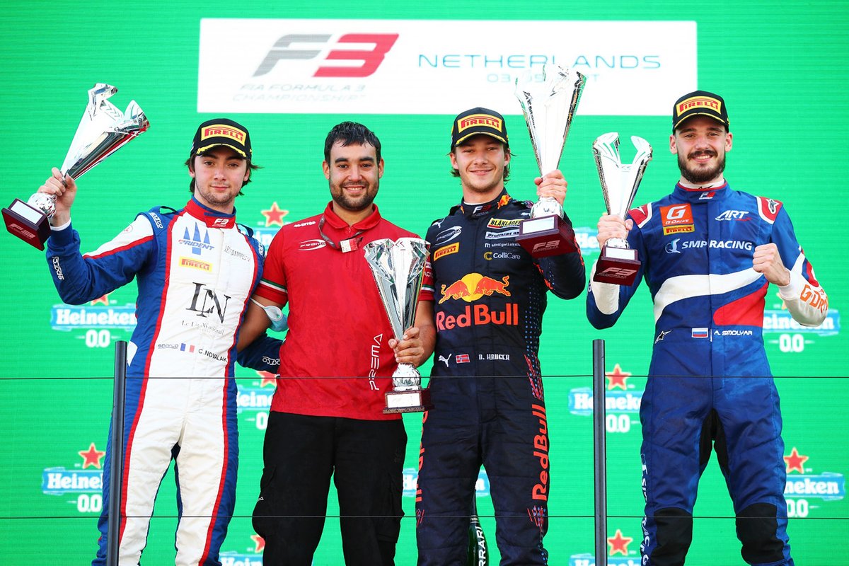 Podio: Dennis Hauger, Prema Racing, Clement Novalak, Trident, Alexander Smolyar, ART Grand Prix