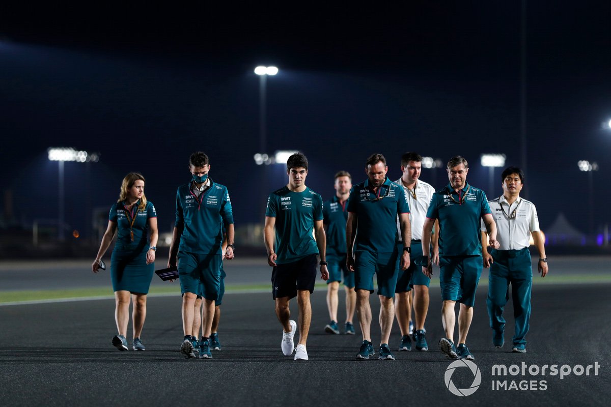 Lance Stroll, Aston Martin recorre la pista