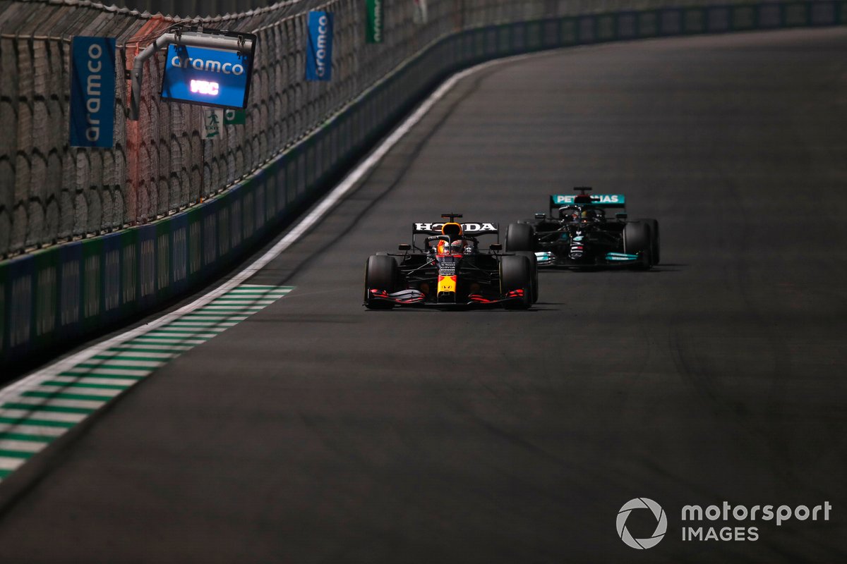 Max Verstappen, Red Bull Racing Lewis Hamilton, Mercedes