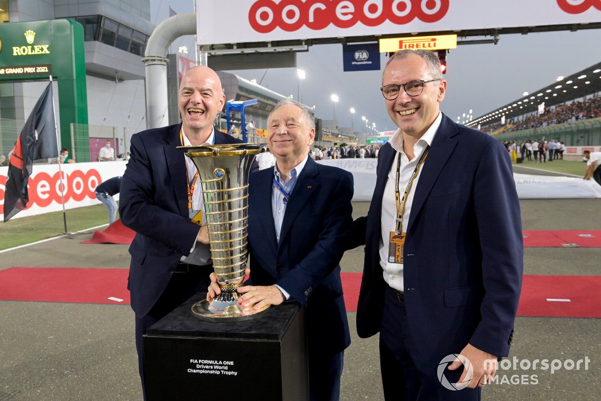 Gianni Infantino, Presidente de la FIFA, y Jean Todt, Presidente de la FIA, y Stefano Domenicali, Director General de la Fórmula 1