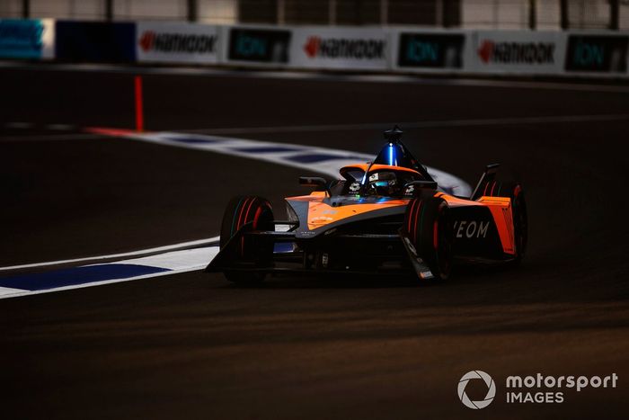 Sam Bird, equipo NEOM McLaren de Fórmula E, e-4ORCE 04