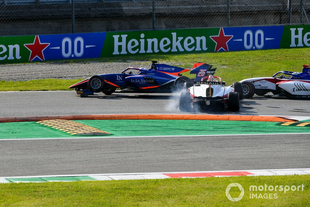 Accidente de Clement Novalak, Carlin y Oscar Piastri, Prema Racing