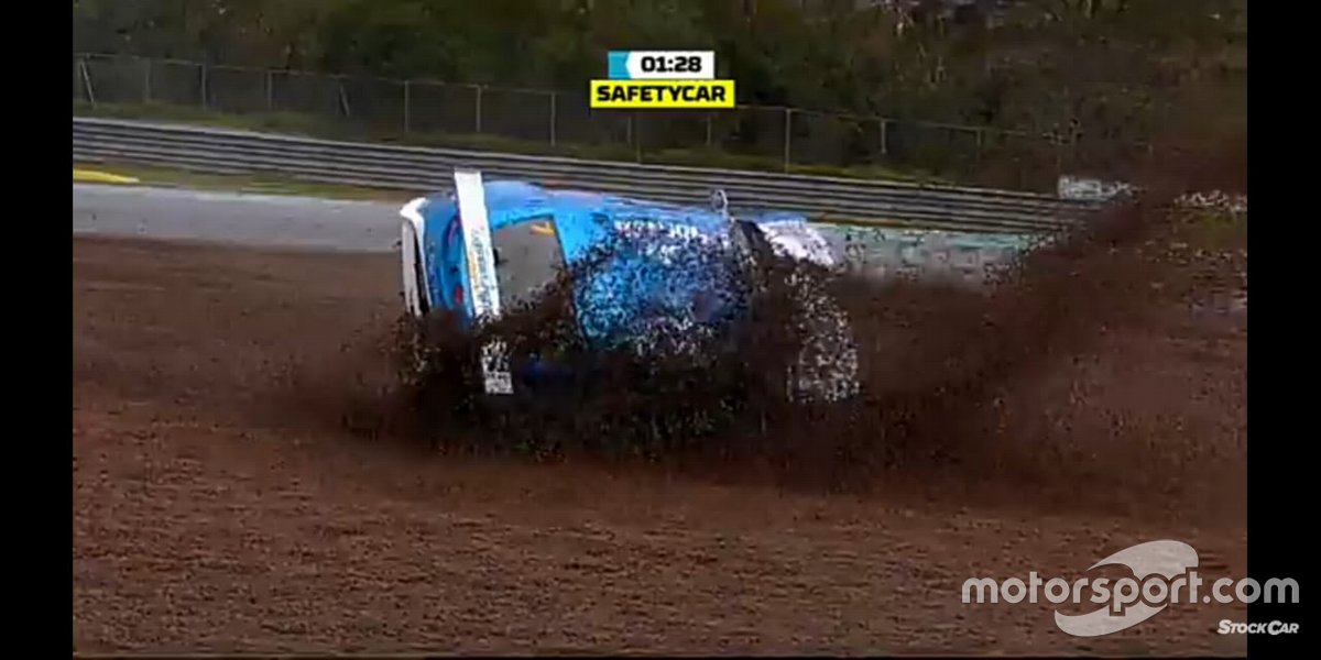 Dante Fibra capota na Stock Light em Interlagos