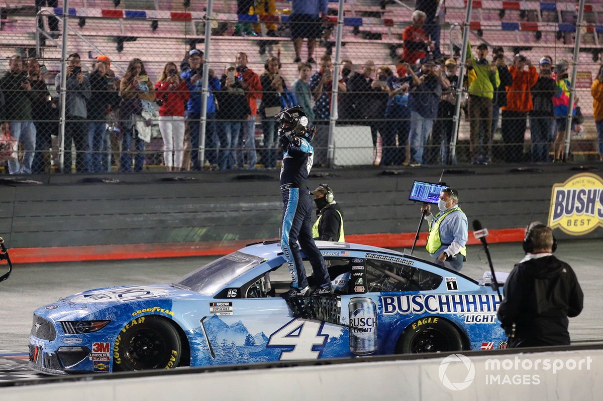 Ganador Kevin Harvick, Stewart-Haas Racing, Ford Mustang