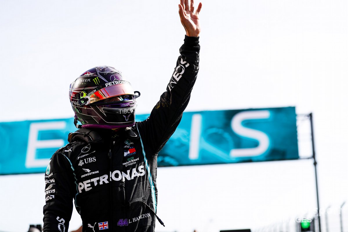 Pole Sitter Lewis Hamilton, Mercedes-AMG F1 festeggia nel Parco Chiuso