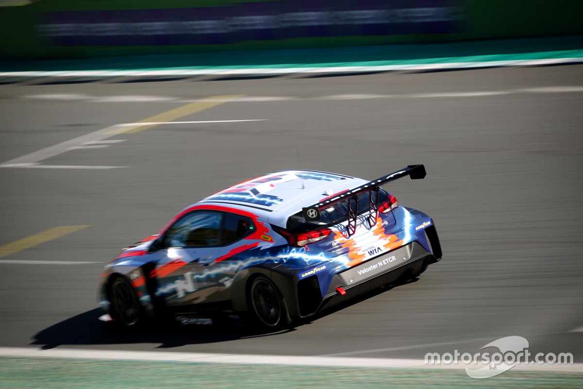 Augusto Farfus, Hyundai Motorsport, Hyundai Veloster N ETCR