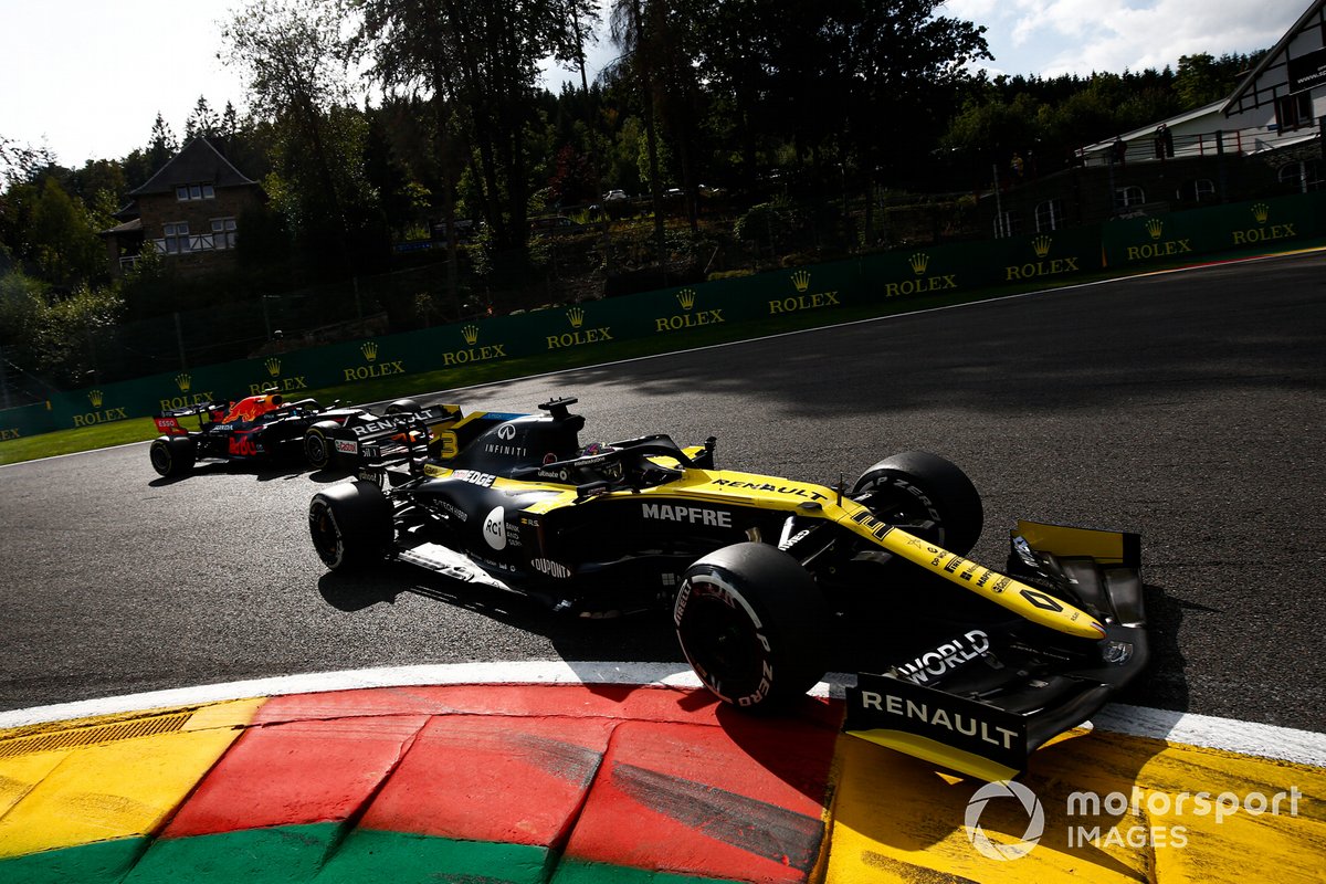 Daniel Ricciardo, Renault F1 Team R.S.20, Alex Albon, Red Bull Racing RB16