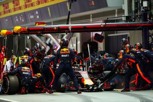 Daniel Ricciardo, Red Bull Racing RB14, in the pits