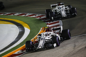 Charles Leclerc, Sauber C37 et Marcus Ericsson, Sauber C37
